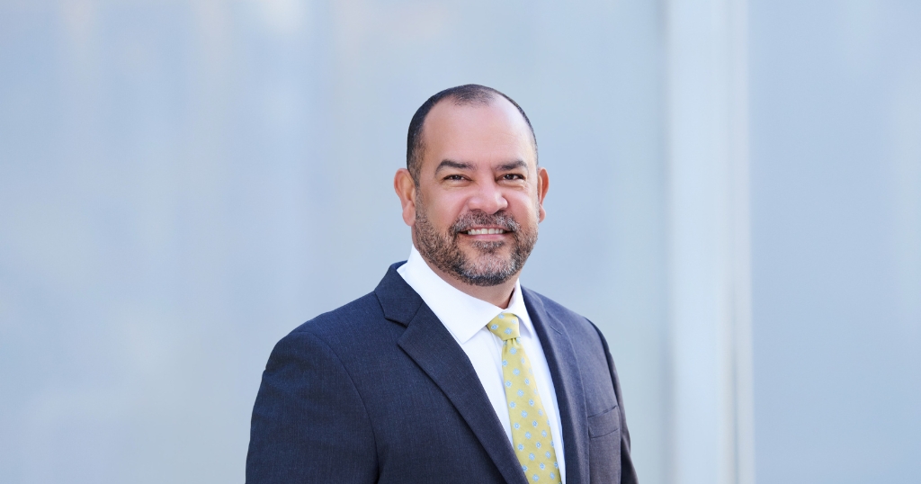 Image of board certified plastic surgeon, Dr. Juan Ortiz